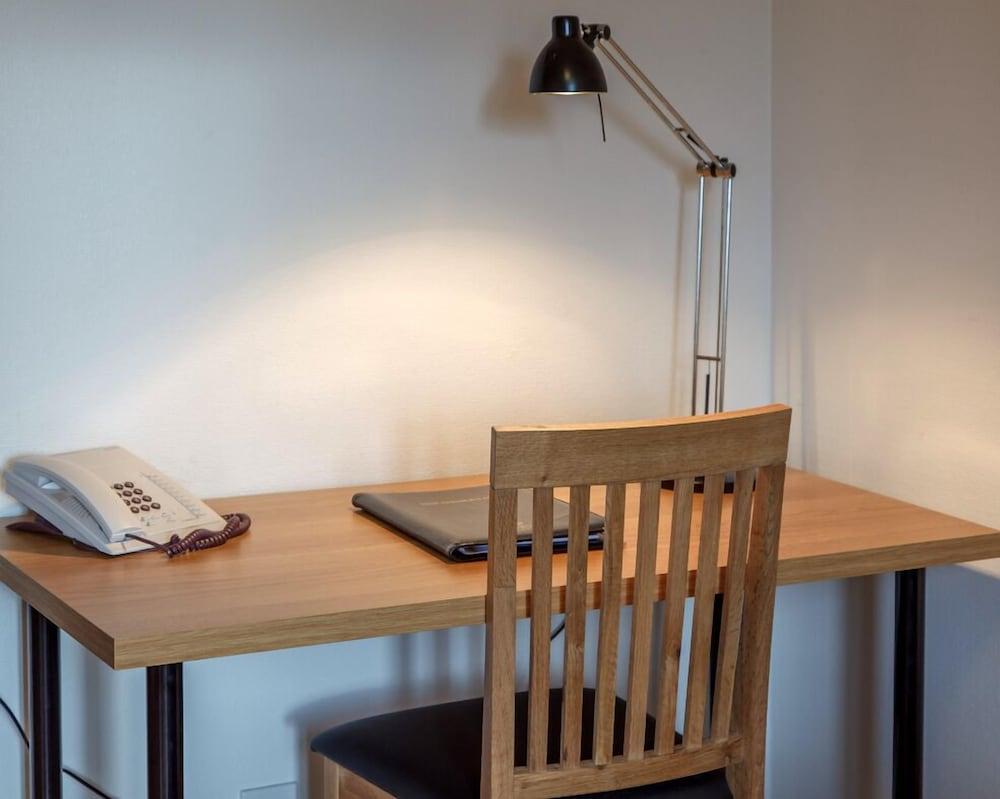 Best Western Hotel Park Astoria Enköping Екстериор снимка